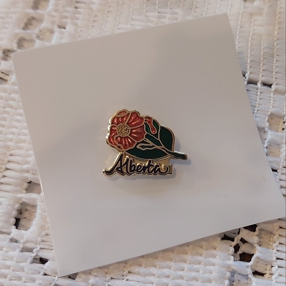 ALBERTA LAPEL PIN